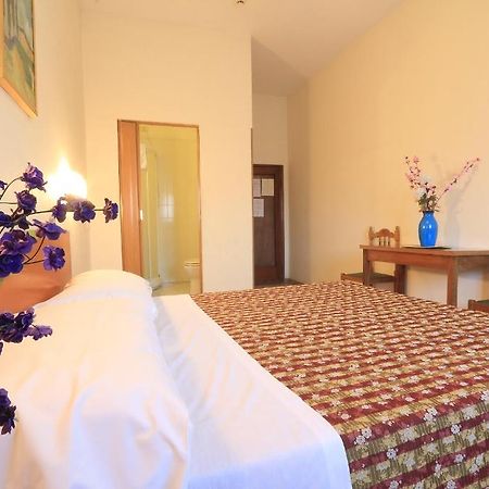Hotel Ottaviani Florens Rum bild